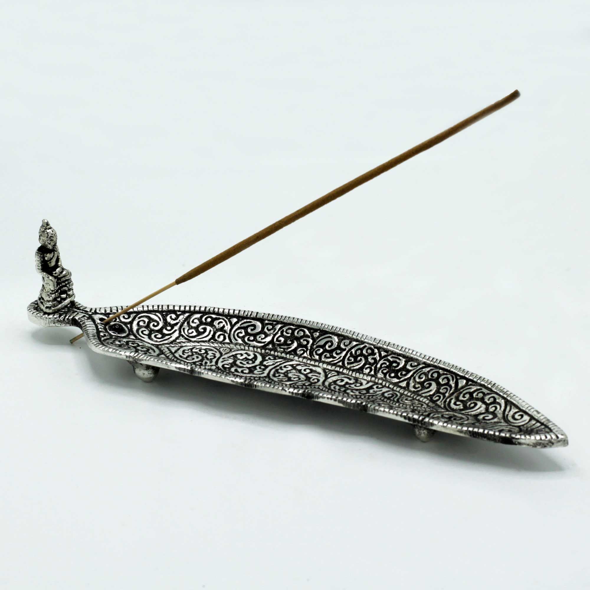 Porte-encens Bouddha long 23 cm en métal avec bâton d’encens inséré, support élégant pour créer une ambiance apaisante en espace bien-être.