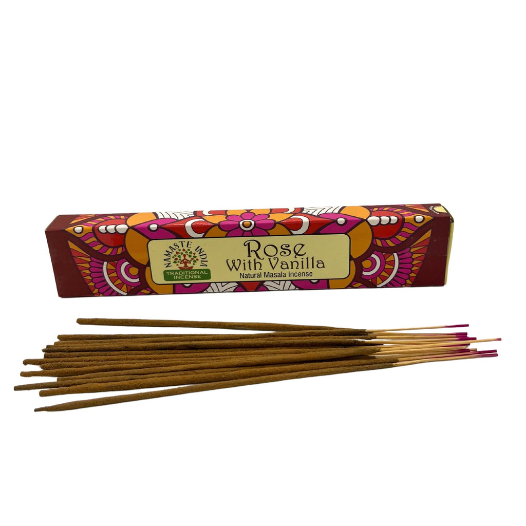 Bâtonnets d’encens naturels Namaste Mandala disposés devant boîte rose et vanille parfum doux pour ambiance zen