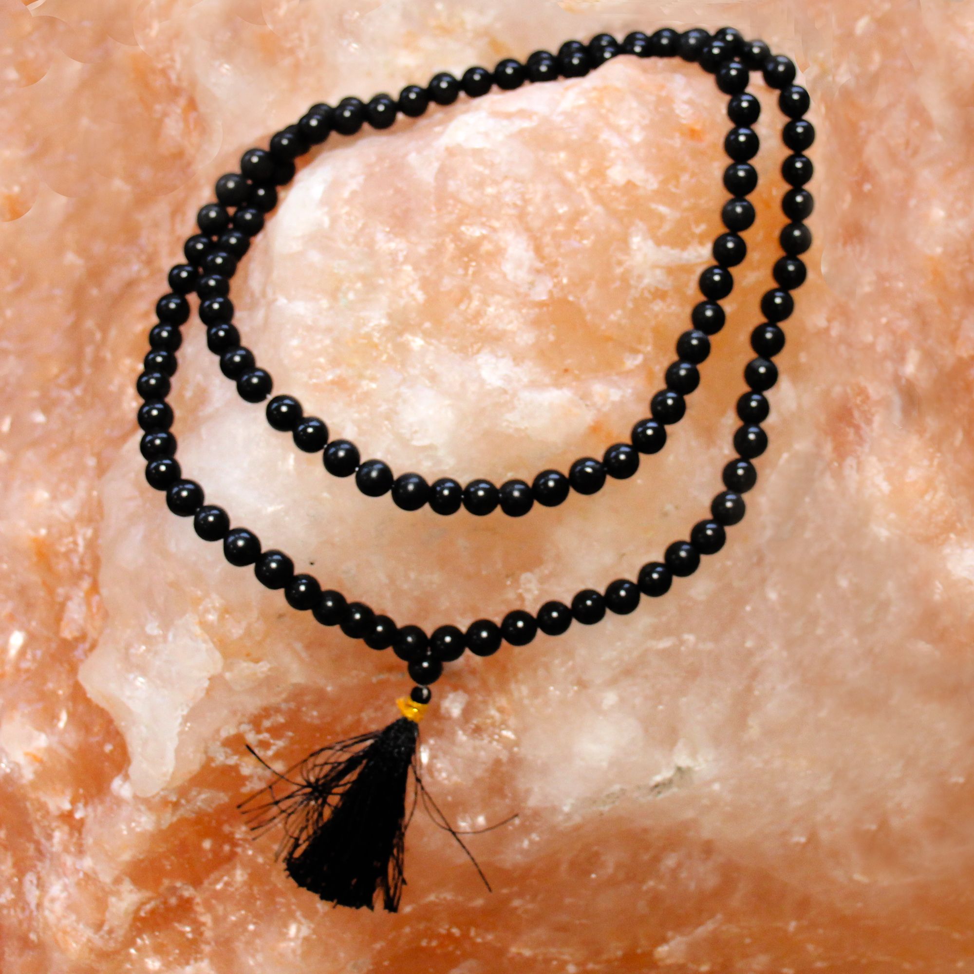 Collier mala 108 perles en pierre naturelle agathe noire avec pompon noire, sur sel de l'himalaya, bijou spirituel pour meditation chakra et bien etre