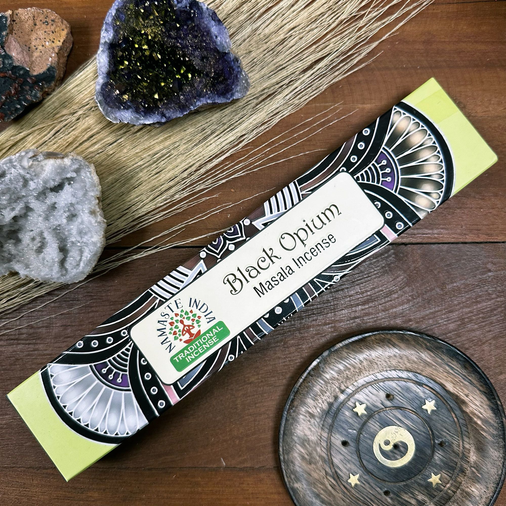Encens black opium Namaste Mandala avec pierres et porte-encens, ambiance naturelle relaxante