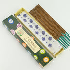Bâtonnets d’encens naturels alignés avec boîte ouverte Namaste Mandala 7 chakras
