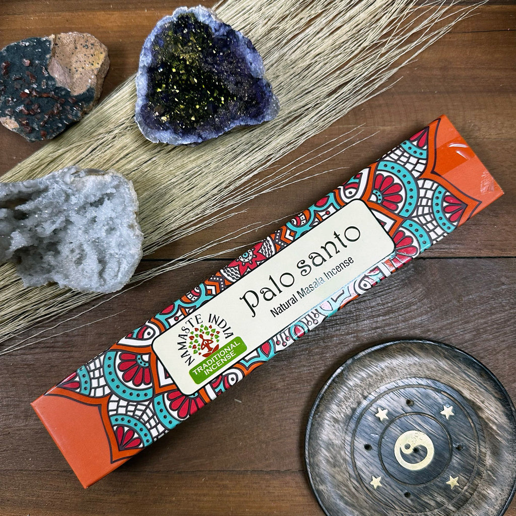 Encens palo santo Namaste Mandala avec pierres et porte-encens, ambiance naturelle relaxante