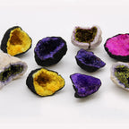 assortiment géodes calcite colorées violet or décoration minérale