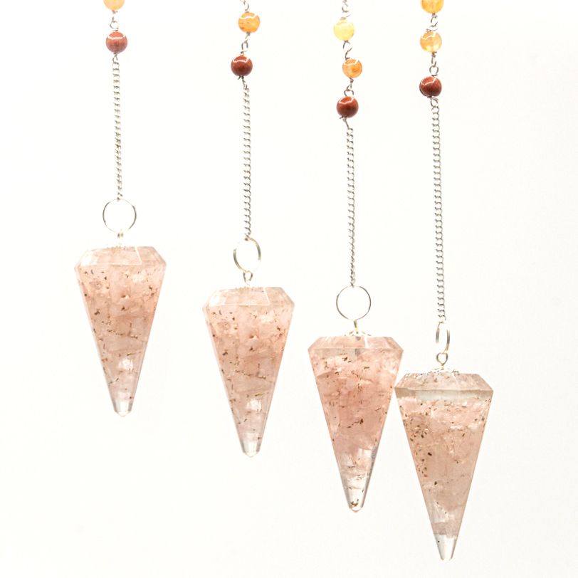 Pendules orgonite quartz rose avec chaine chakra multicolore pour radiesthesie et equilibre energetique