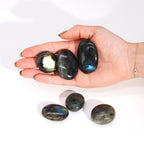 Pierre Roulée Labradorite de Madagascar | Éclat & Sérénité