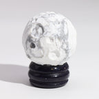 Sphère Howlite Blanche sur Socle Goldstone | Décoration zen 40mm