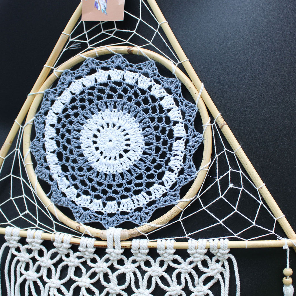Attrape-Rêves Macramé Pyramide | Blanc & Gris Apaisant