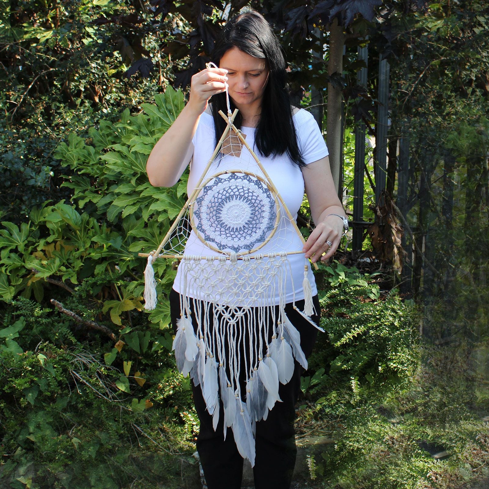 Attrape-Rêves Macramé Pyramide | Blanc & Gris Apaisant
