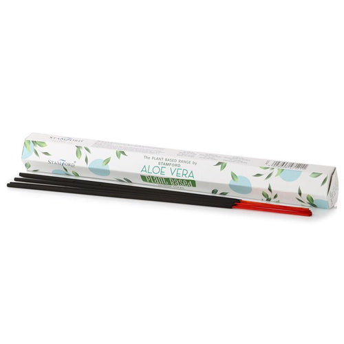 Boite de batonnets d encens naturels Stamford aloe vera avec support a encens et batonnets rouges dans une ambiance minimaliste et naturelle