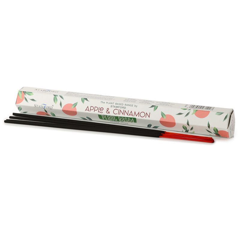 Boite de batonnets d encens naturels Stamford pomme cannelle avec support a encens et batonnets rouges dans une ambiance minimaliste et naturelle