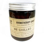 Bougie aromathérapie be chilled 200g à l’huile essentielle de lavande et fenouil  dans un pot en verre ambré, vue produit sur fond blanc