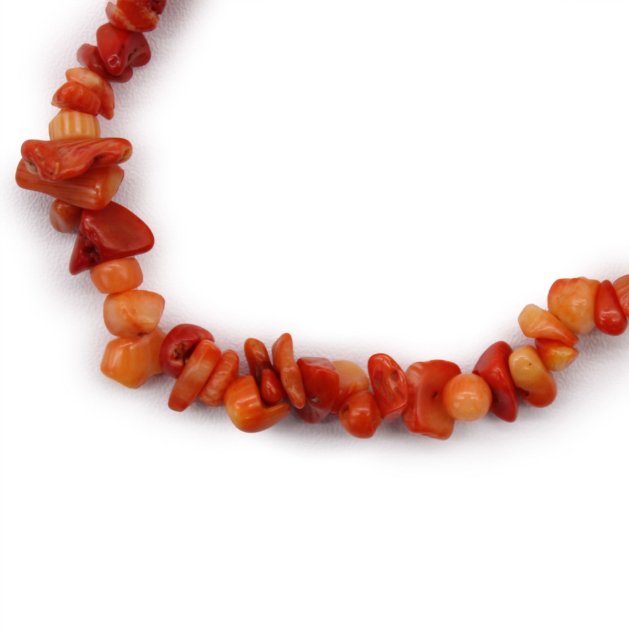 Détail bracelet jaspe orange en pierres naturelles, texture et couleurs des pierres.