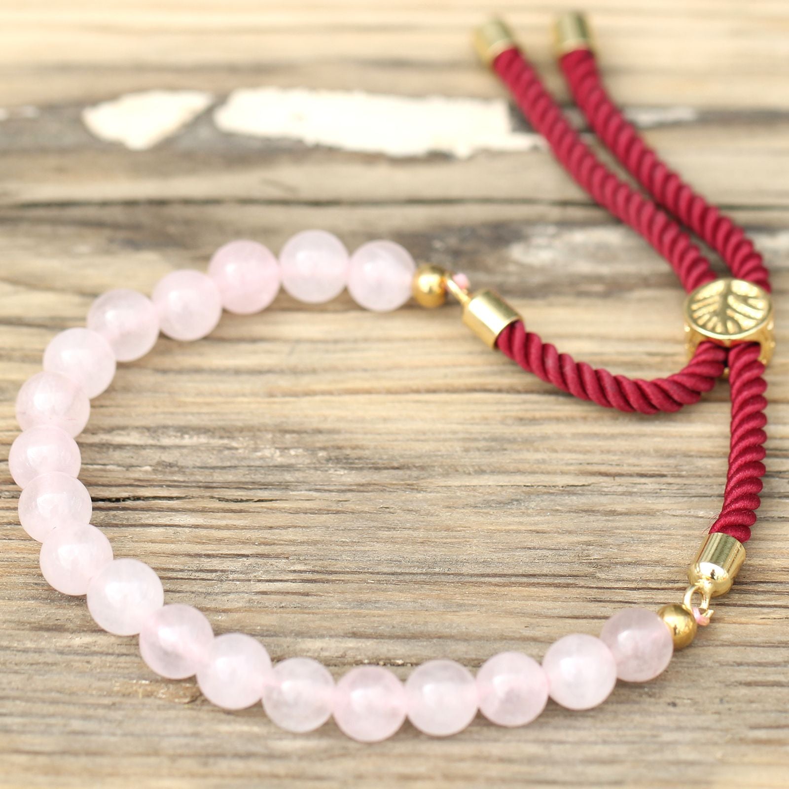 Bracelet en pierre naturelle quartz rose ajustable avec cordon rouge et perles rose