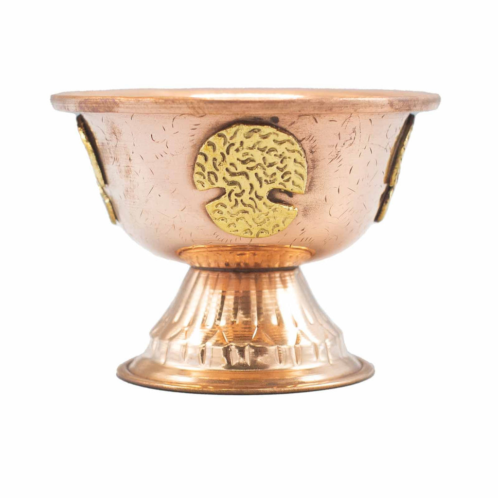 Calice rituel en cuivre avec symbole arbre de vie, utilisé pour l’équilibre énergétique et les pratiques spirituelles