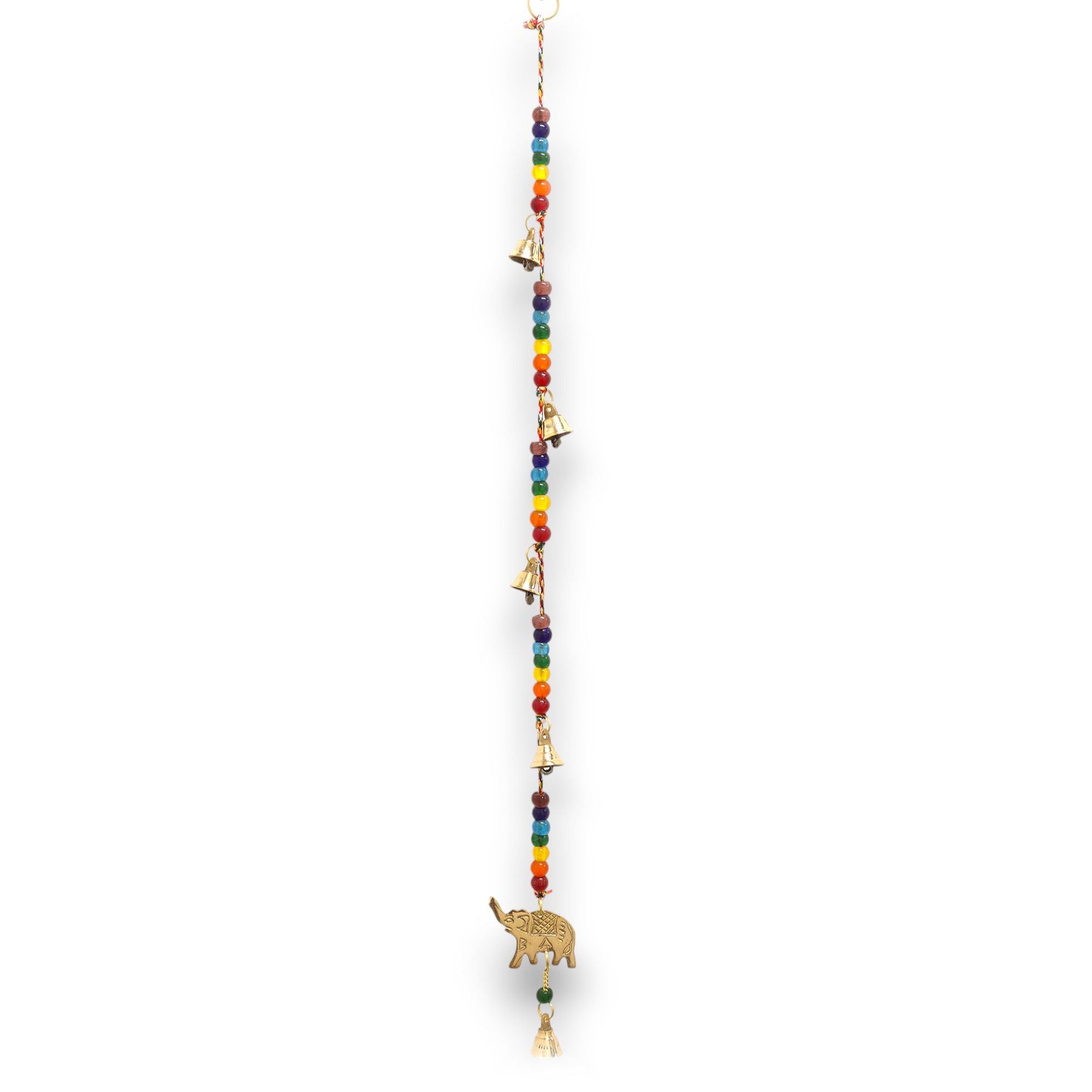 Carillon éléphant avec perles chakras fait main en Inde, symbole de force et d’équilibre pour une ambiance zen