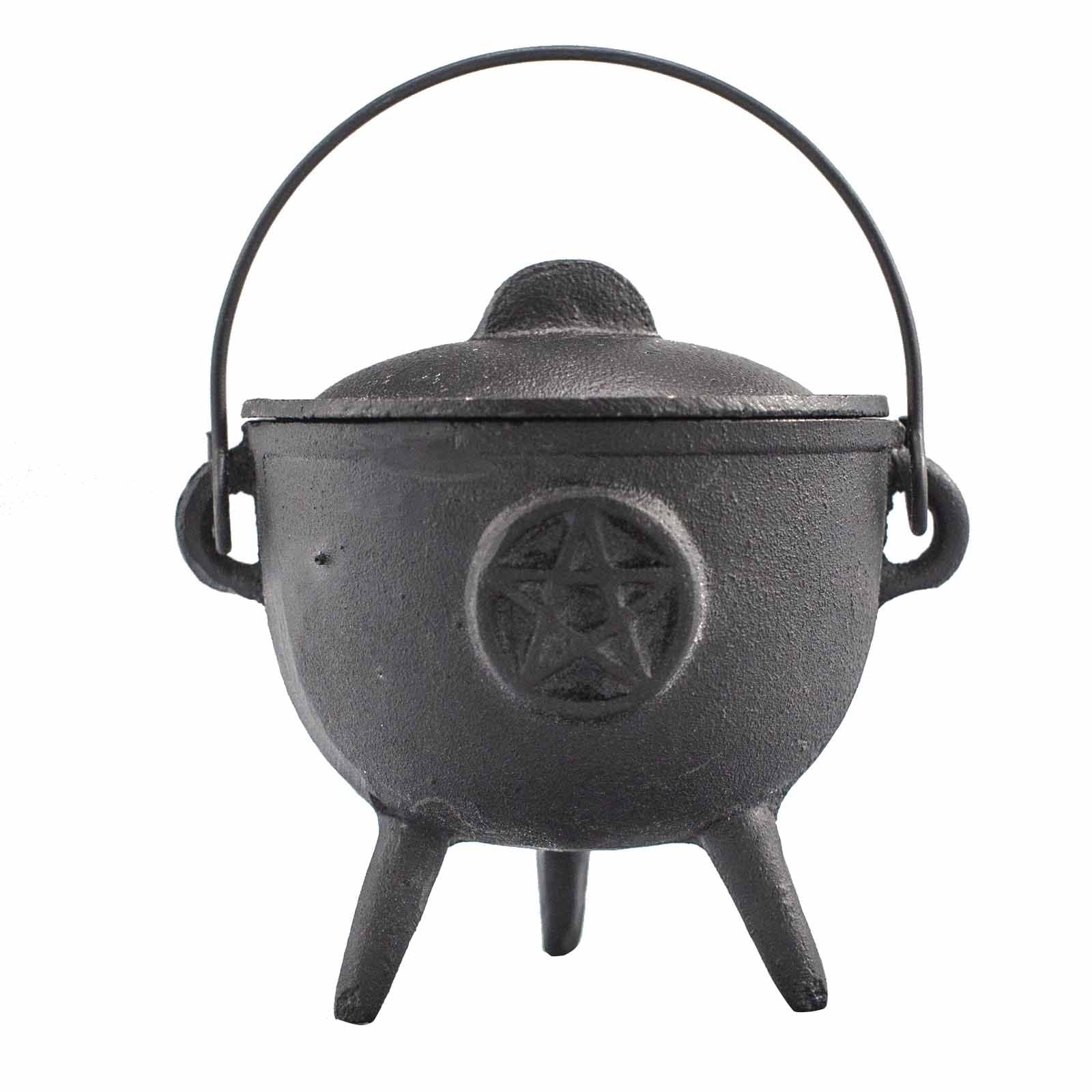Chaudron rituel en fonte avec symbole pentagramme, utilisé pour protection spirituelle et rituels énergétiques