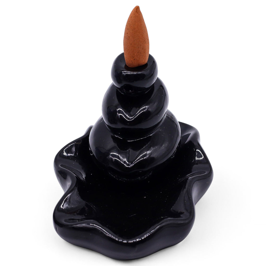brûleur d’encens backflow aromatika avec cône everest créant une cascade de fumée relaxante