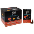 Boite d encens backflow Tribal Soul copal blanc avec cones d encens naturels presents a cote du packaging noir et motifs ethniques