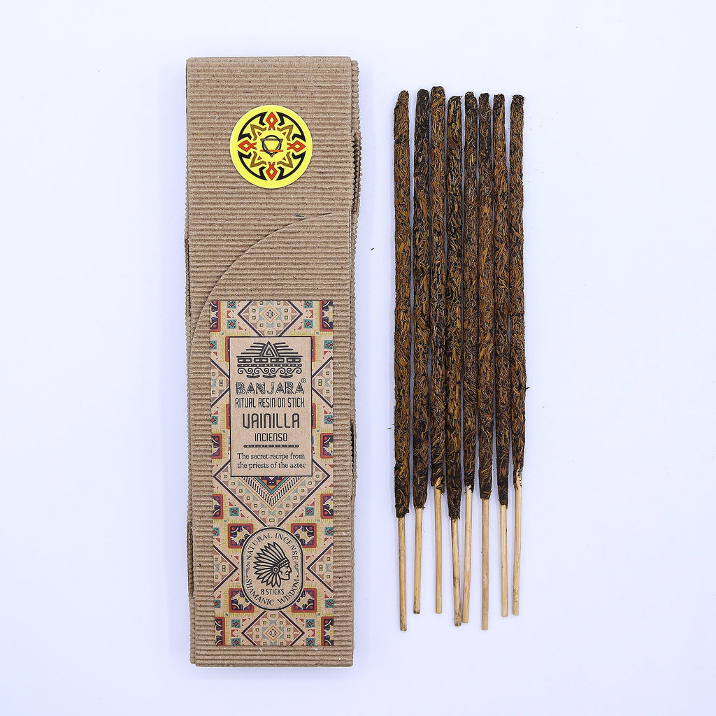 Encens résine sur bâton Vanille Banjara avec bâtons d'encens marron et boîte artisanale présentés sur fond blanc