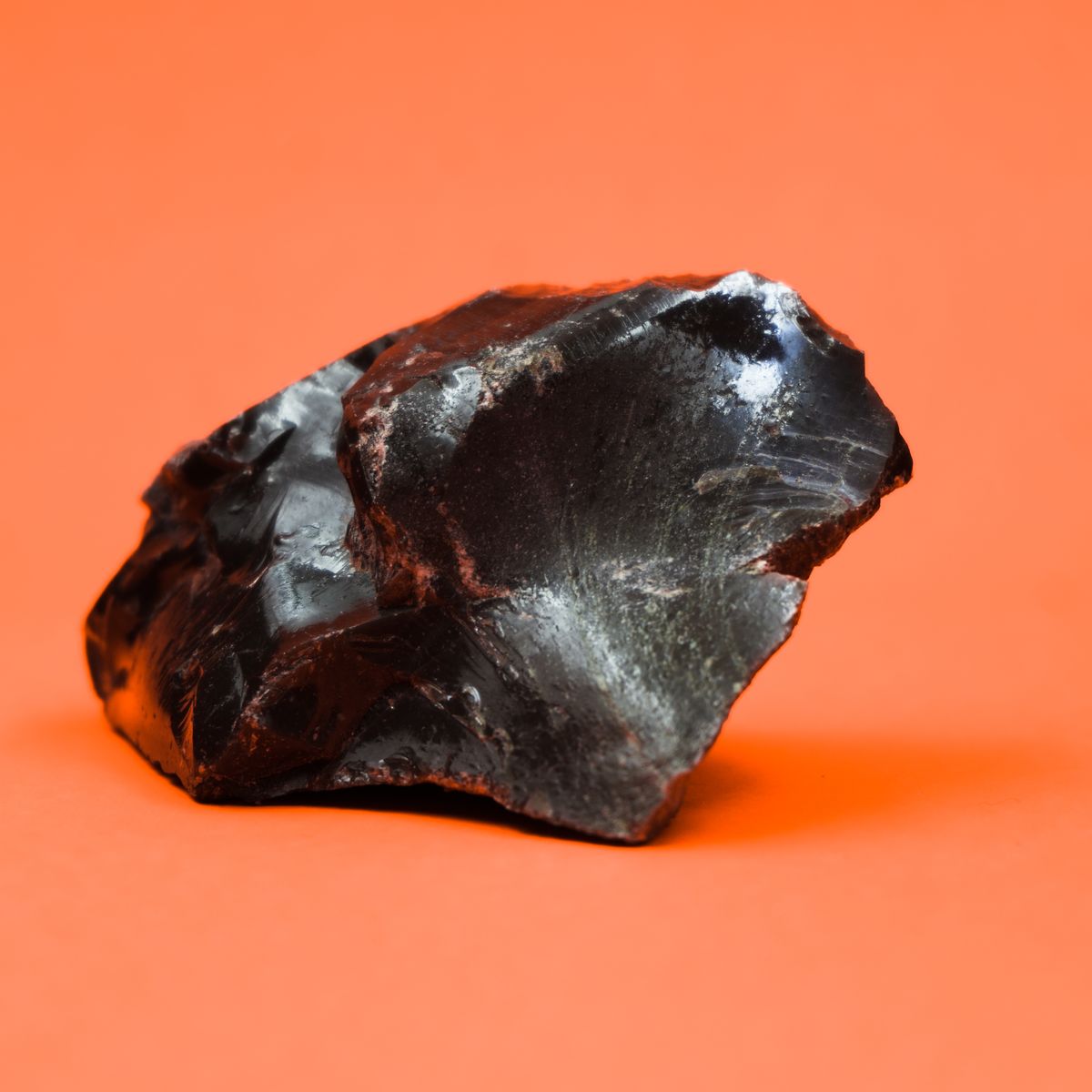 Obsidienne noire polie texture