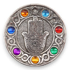 Porte-encens Hamsa 7 Chakras, symbole de protection et d’harmonisation pour rituel méditation. Pierre 7 chakras et mains d'Hamsa. 