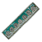 Porte-Encens Tibétain 7 Chakras 23 cm en métal, vue du dessus, mosaïque turquoise et symboles énergétiques pour rituel de méditation.