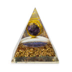 pyramide orgonite avec amethyste centrale symbole de calme et equilibre