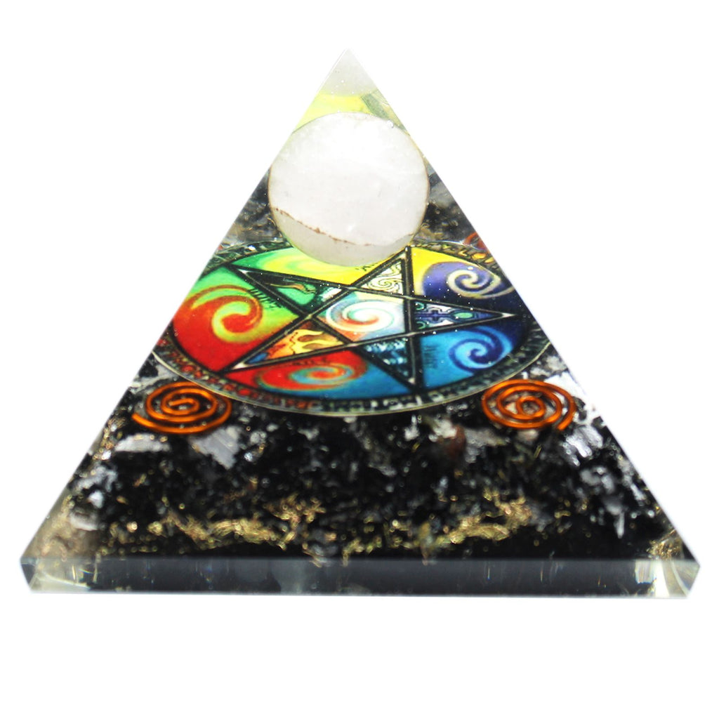 pyramide orgonite midnight avec couleurs chakras et energie equilibree