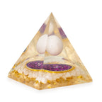 pyramide orgonite avec sphere de quartz flottante et mandala doré
